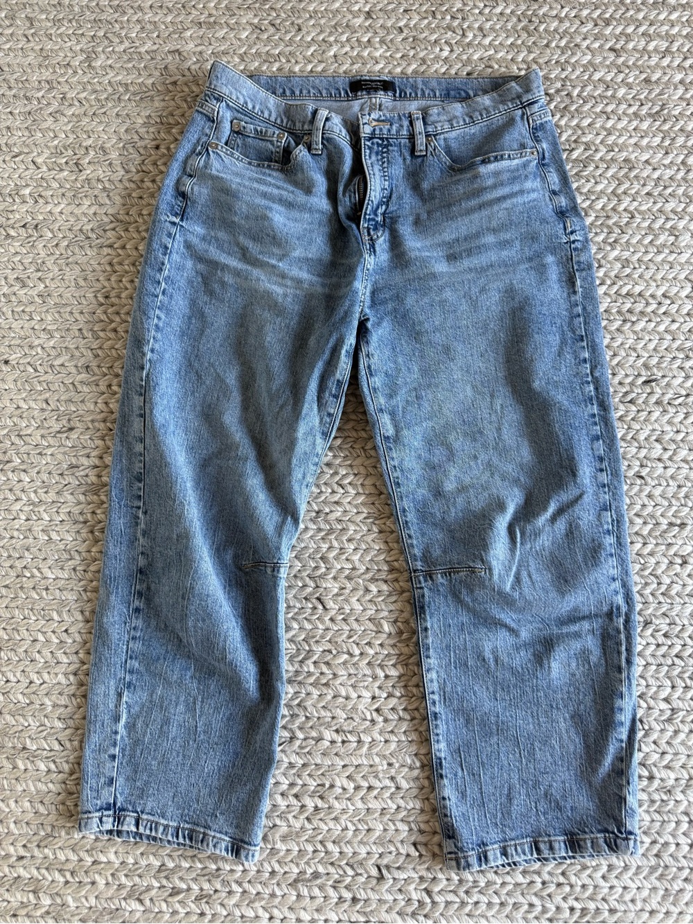 Banana Republic Women’s Barrel Jeans in Light Blue Denim